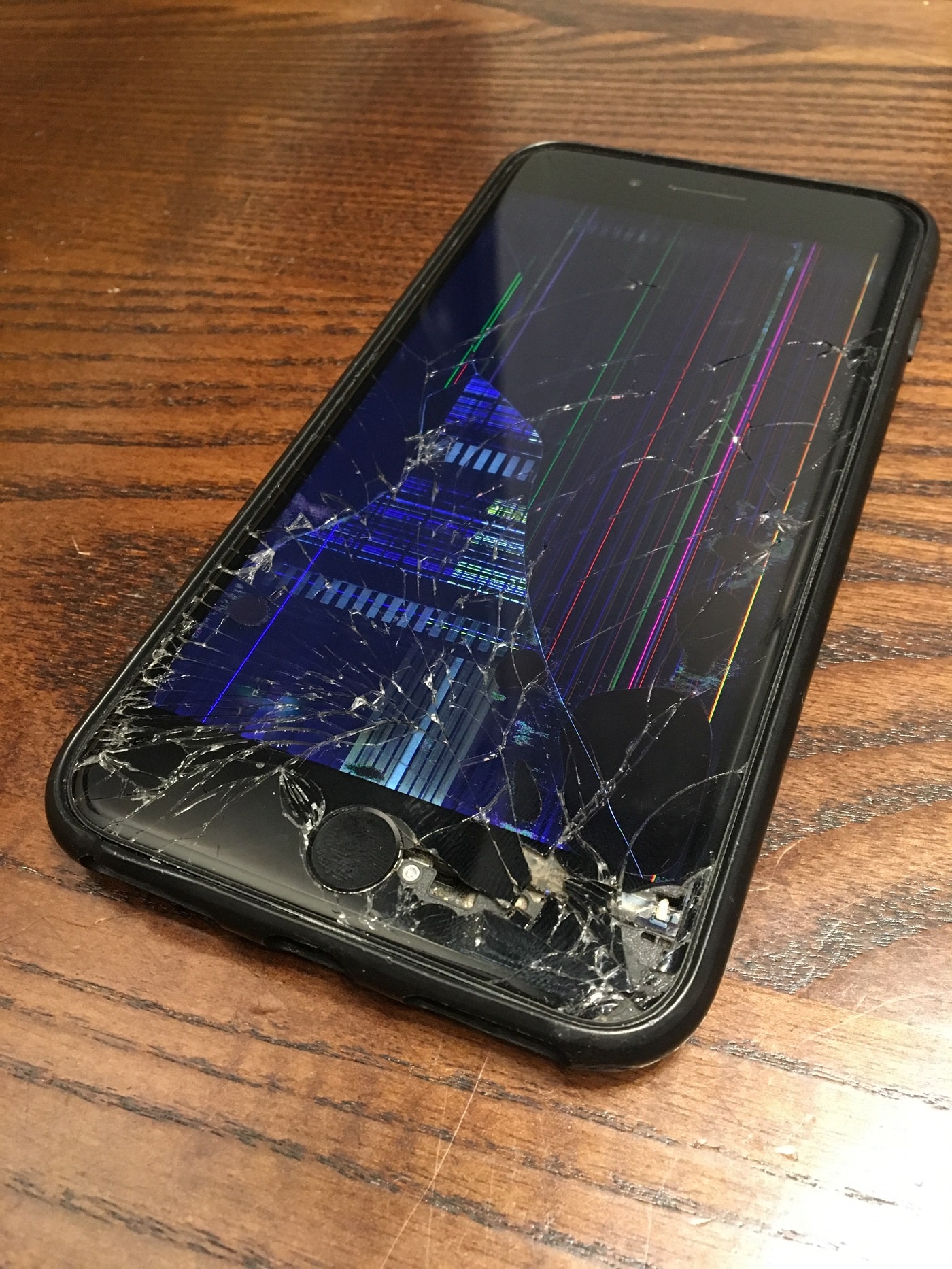 Royal Oak Cracked iPhone Screen Repair - Detroit's Best Cracked iPhone