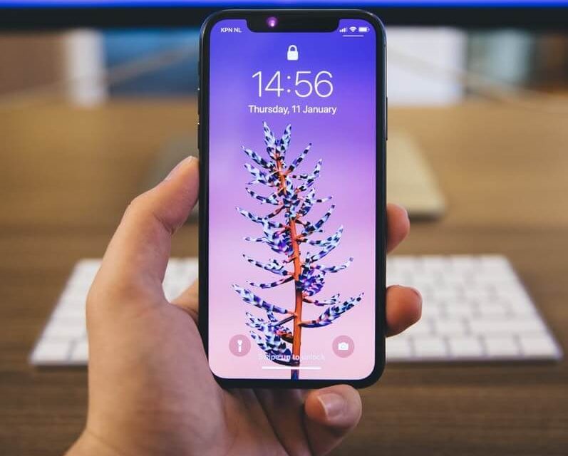 Locked screen on iPhone can be easily hacked on iOS 12 | Of Like Minds
